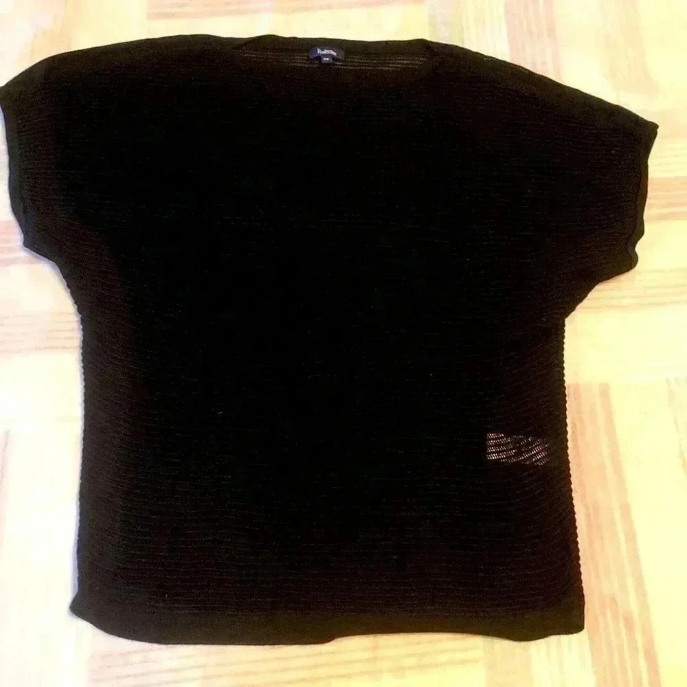 100%Rayon  (viscose) sleeveless see through knitted,relaxed fit Top